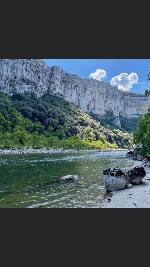 Le Mas Du Paradis Bleu Saint-Andre-de-Cruzieres Luaran gambar
